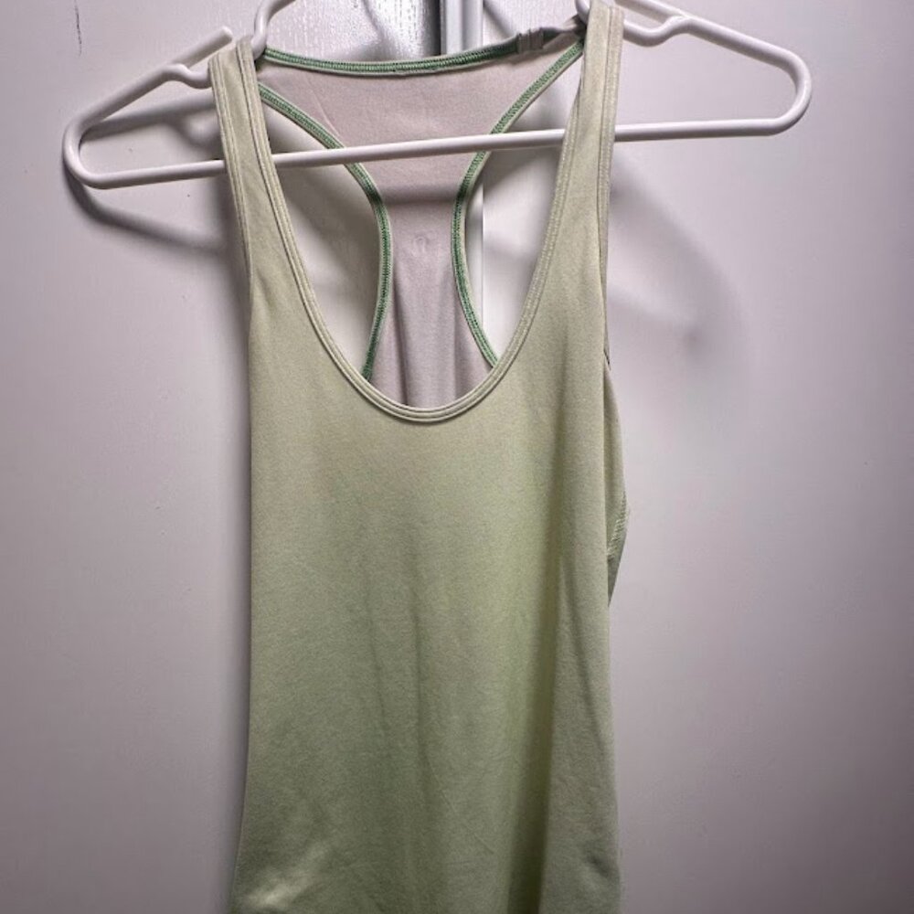 Lululemon Light Green Racerback Tank Top Built-In Bra Size XS/S